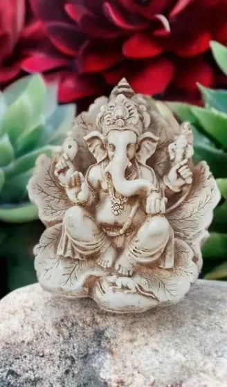 Handcrafted Lord Ganesh Idol on Leaf Patta – Eco-Friendly Ganesh Ganesha Vinayaka Ekdant Murti for Home Décor, Temple Pooja, Office & Car Dashboard Showpiece thumbnail 2