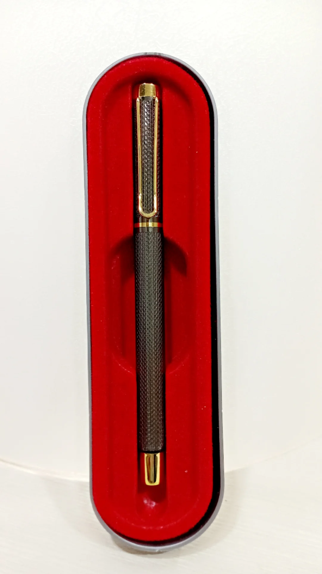 Royal Diamond Black Pen | Matte Finish|Refillable| Metal Body|Executive Use | Lightweight Ball Pen for Gifting, Office| Professionals image 1