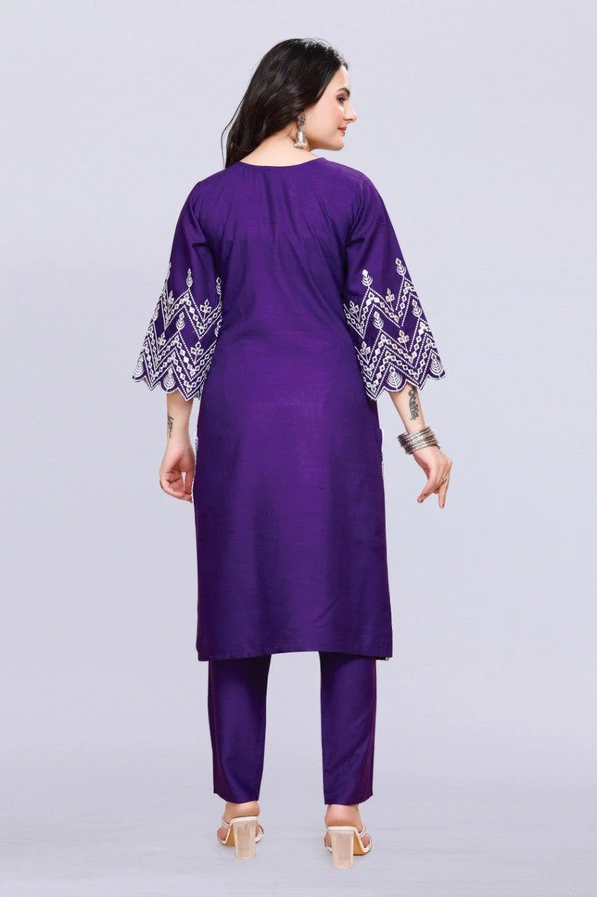 Latest Women Kurta Set Online India | Cotton Rayon Embroidered Kurta Set image 2