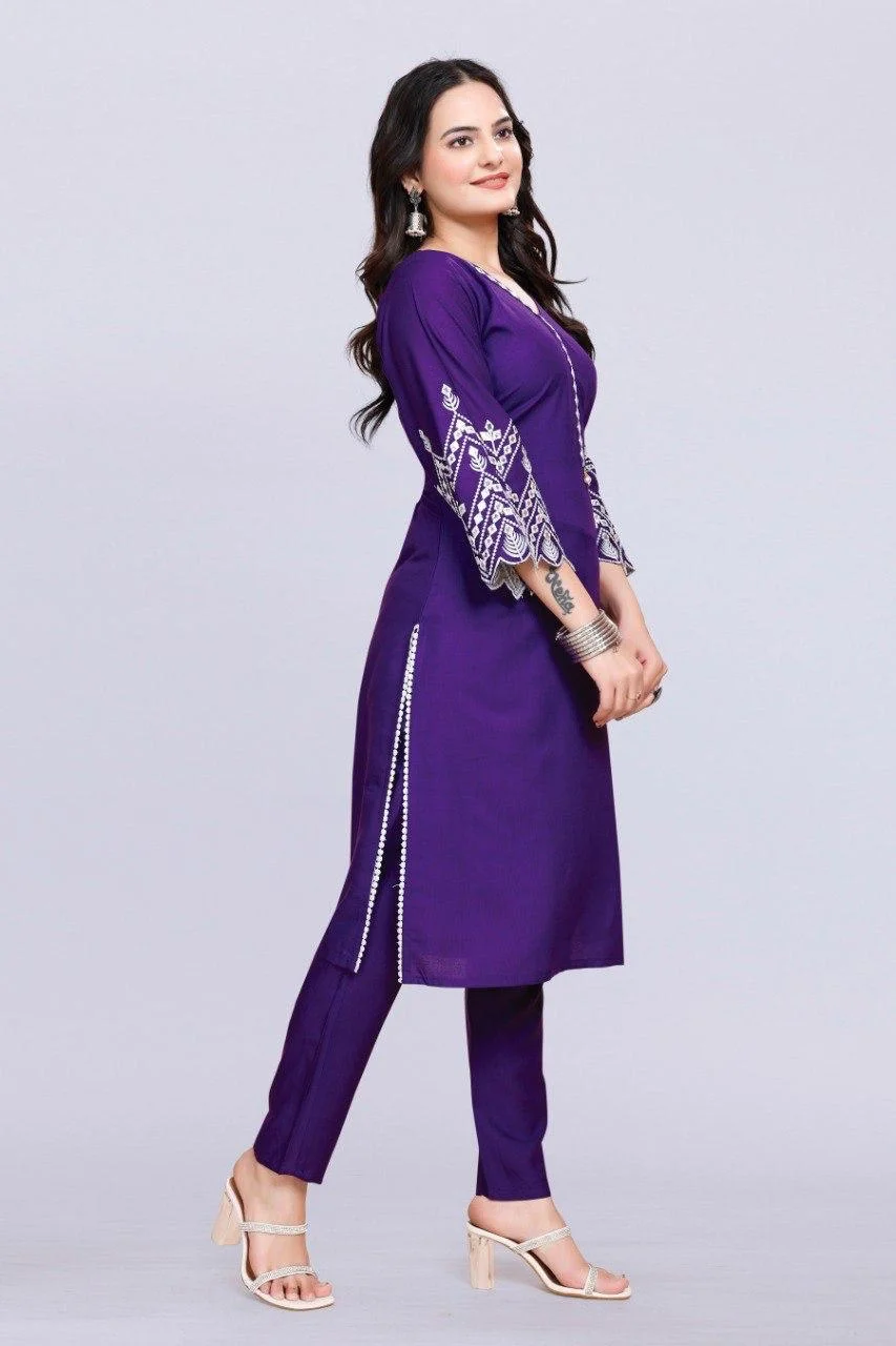 Latest Women Kurta Set Online India | Cotton Rayon Embroidered Kurta Set image 3