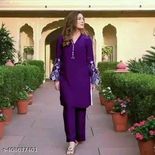 Latest Women Kurta Set Online India | Cotton Rayon Embroidered Kurta Set image 5