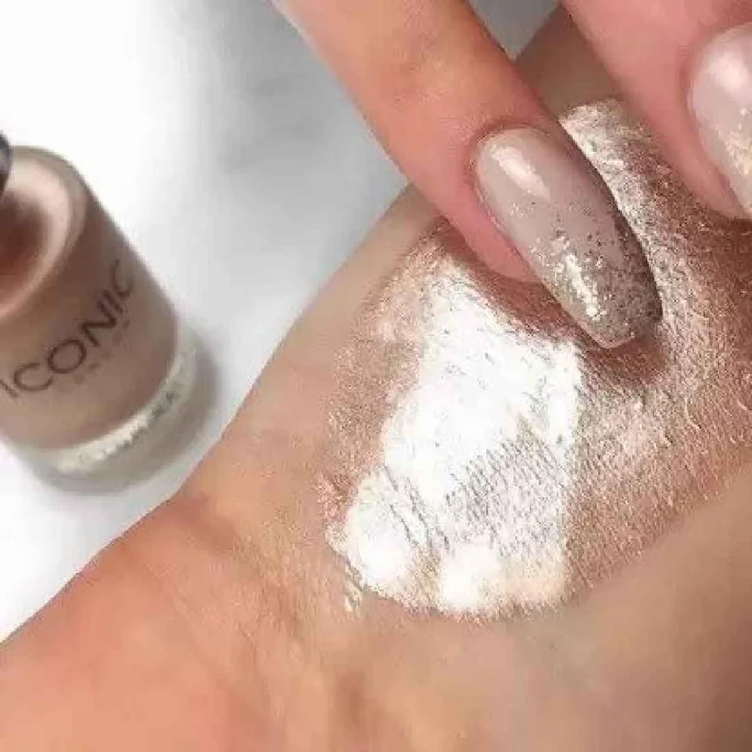 Liquid Highlighter Blossom Pink ICONIC London | Best Illuminator for Glowing Skin image 3