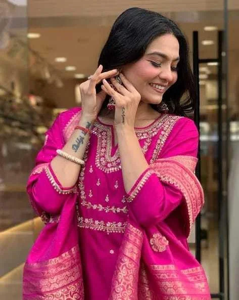 Little Crafts Women’s Embroidered Viscose Silk Kurta Set | Banarasi Dupatta |Pink |Large image 6