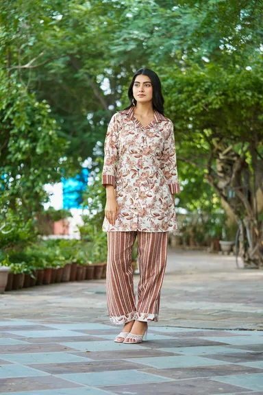 Pastel Floral Co-Ord Set | Breathable Two-Piece Outfit for Women | Summer Casual Wear thumbnail 3