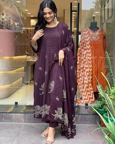 Cotton Embroidery Floral Kurti Set with Pant & Dupatta | Purple Ethnic Party Wear Kurti Pant Dupatta Set for Women M Size  thumbnail 4