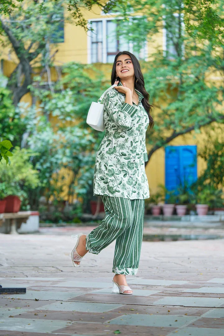 Women’s Floral Co-ord Set| Pastel Garden Vibe Outfit| 2-Piece Summer Wear| Small Size image 1