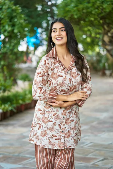 Botanical Bliss Women’s Brown Pastel Floral Breathable Cotton Co‑Ord Set Two‑Piece Outfit Relaxed Fit Top & Bottom  Summer Casual Wardrobe Essential thumbnail 2