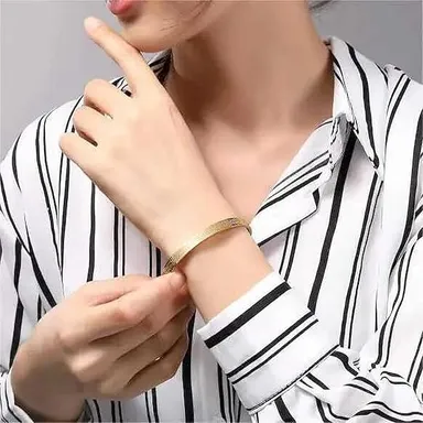 luxuarylook ayatul kursi bracelet | 18k gold-plated stainless steel adjustable unisex islamic gift | durable spiritual protection Cuff thumbnail 3