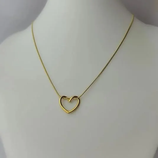 LUXUARYLOOK Heart Pendant Necklace for Women | Gold Plated Stainless Steel Jewelry| Crystal Heart Shape Pendant, Anniversary Gift | Valentine’s Day Necklace for Her |Elegant Fashion Jewelry image 4