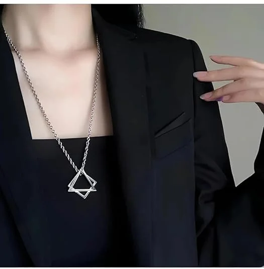 Luxuarylook Stainless Steel Spearpoint Arrowhead Pendant Necklace | Crystal Accent Box Chain for Men & Women Gifts image 3