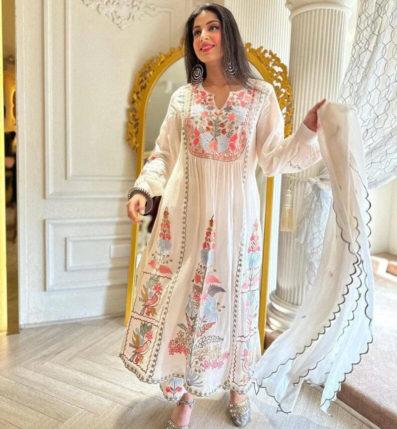 White Embroidery Work Straight | Kurta Suit With Pant Set ‑ XXL | Chikankari & Lace Embroidered |Cotton Kurta Pant Co‑Ord image 3