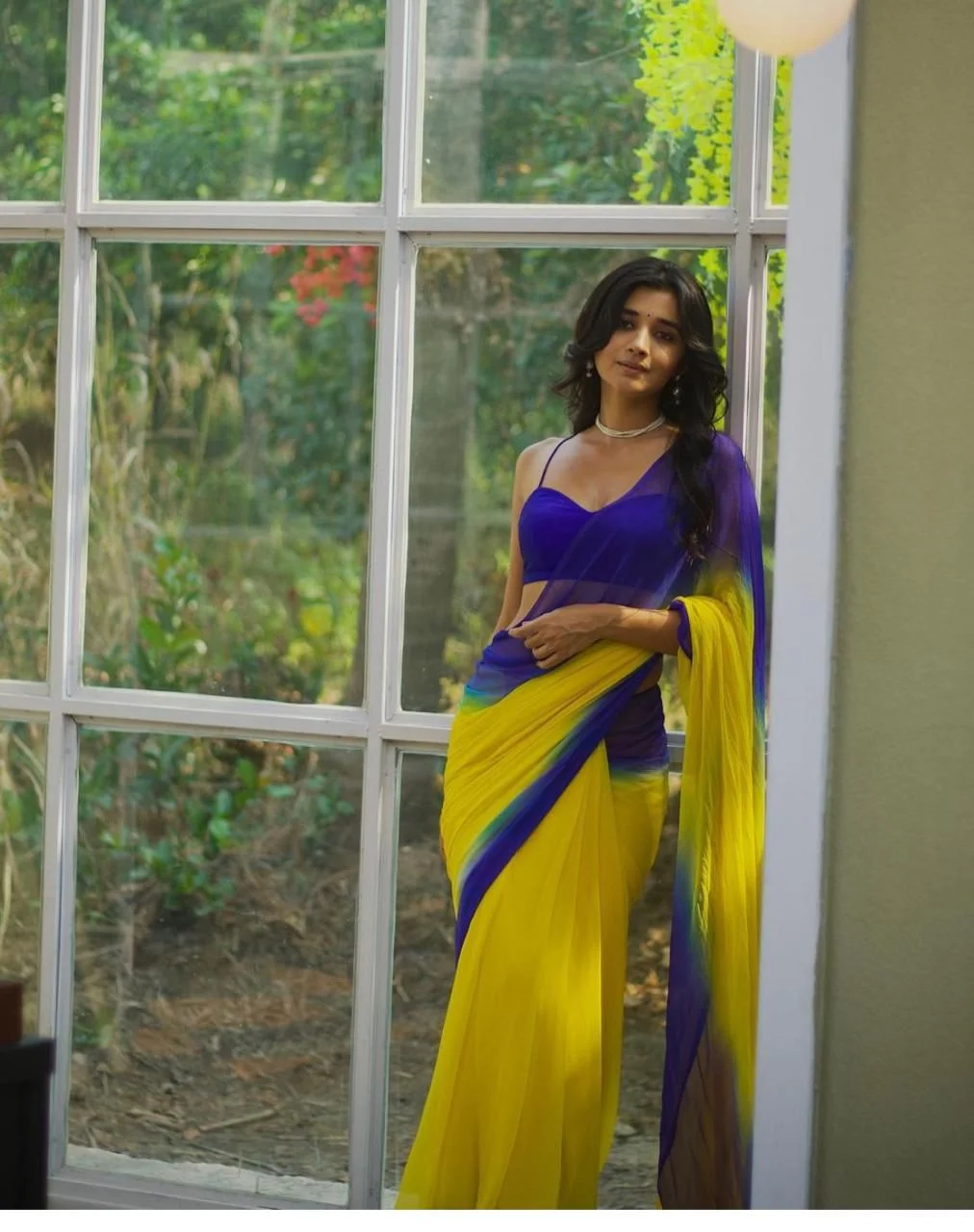 Yellow & Blue Georgette Saree ‒ Dual‑Tone Ombre Lightweight Smooth Fabric for Party / Festive Wear Free Size image 3