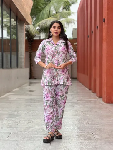 Women Plus Size Cotton Co‑Ord Set Breathable Two‑Piece Daily Wear Casual Outfit Summer Matching Lounge Top & Bottom Comfort Fashion thumbnail 1