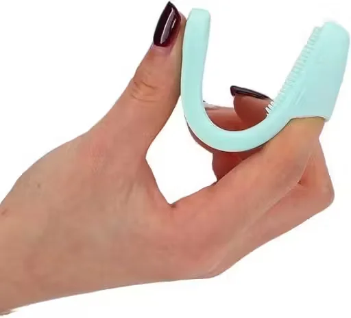 Silicone Face Cleansing Brush-2 Pc Blackhead Remover & Pore Cleanser Tool | Travel‑Size Massage Brush Green & Red image 3