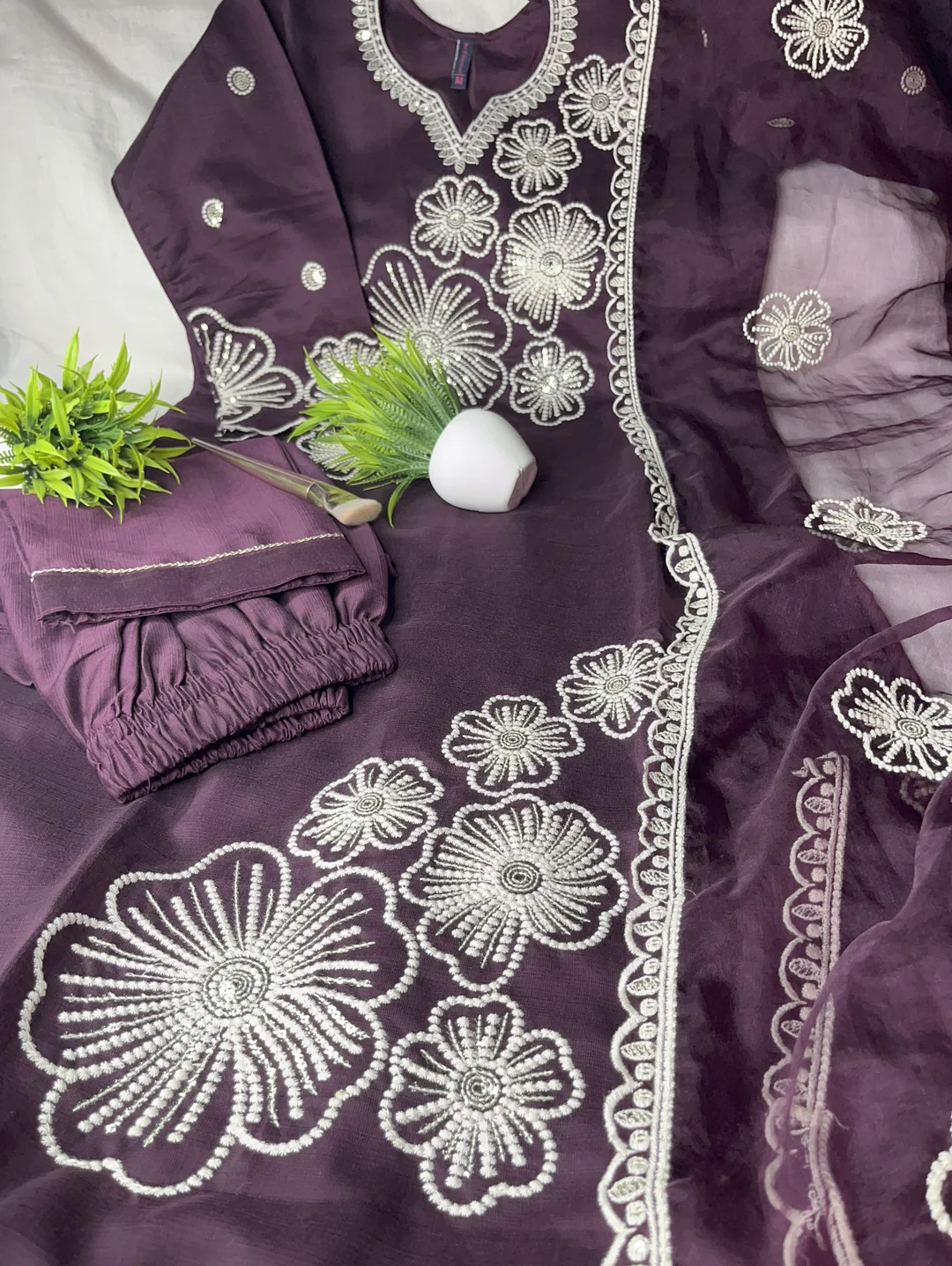 ZT10 Vatican Silk Women's Kurta Set. image 3