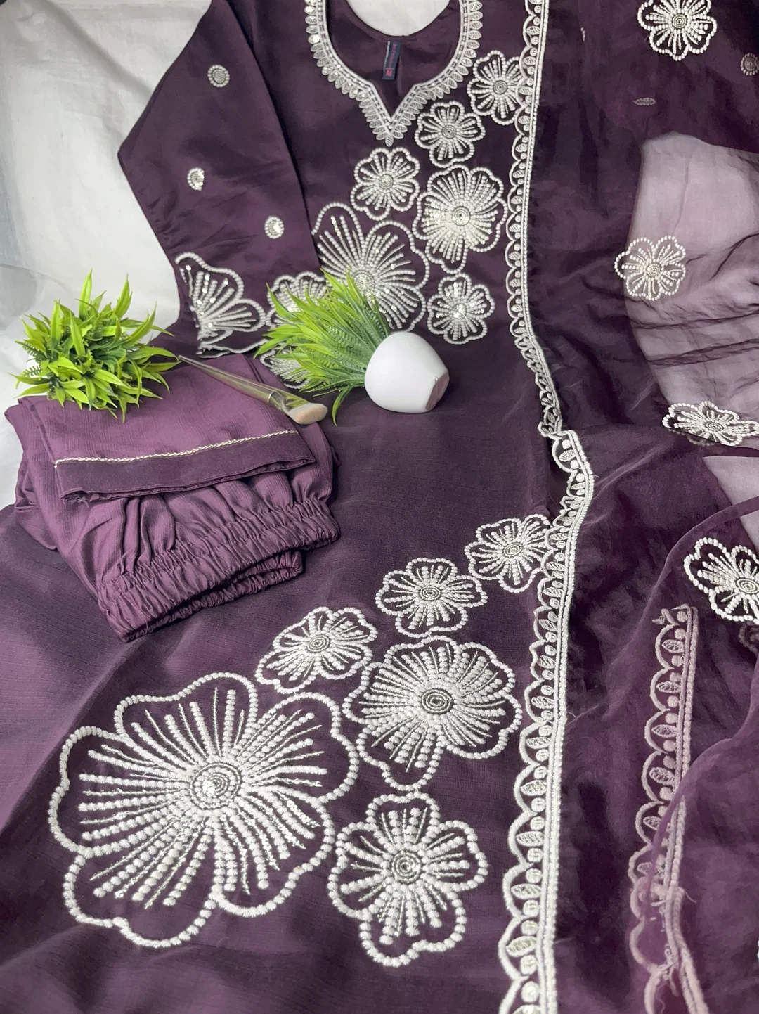 ZT10 Vatican Silk Women's Kurta Set. image 4