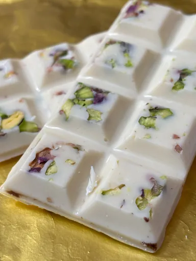 Pista White Chocolate Bar with Real Pistachios, Creamy Smooth Texture| Luxury Gifting Chocolate for Dessert Lovers thumbnail 1