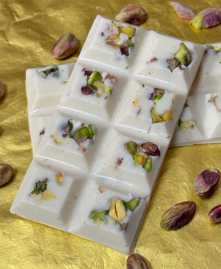 Pista White Chocolate Bar with Real Pistachios, Creamy Smooth Texture| Luxury Gifting Chocolate for Dessert Lovers image 3