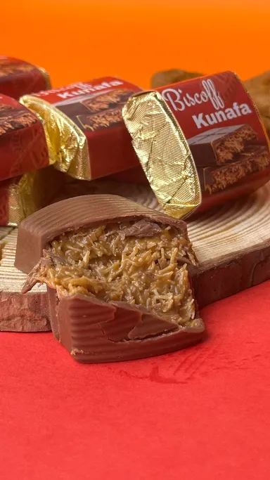 Biscoff Kunafa Chocolate Bite 8 pcs premium fusion milk chocolate dessert with crispy kunafa |biscoff caramel snack treat box indulgent gift pack thumbnail 2