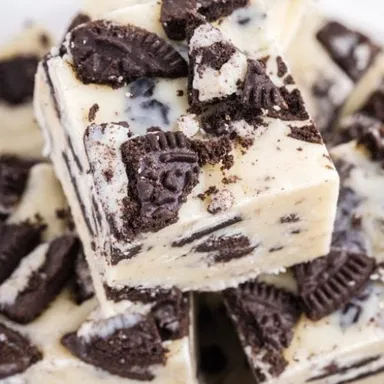 Creamy Oreo Cookies and Cream Fudge Squares Rich Sweet Dessert Bar Treats Premium Snack Bites Gift Box Indian Dessert Crave Bars thumbnail 1