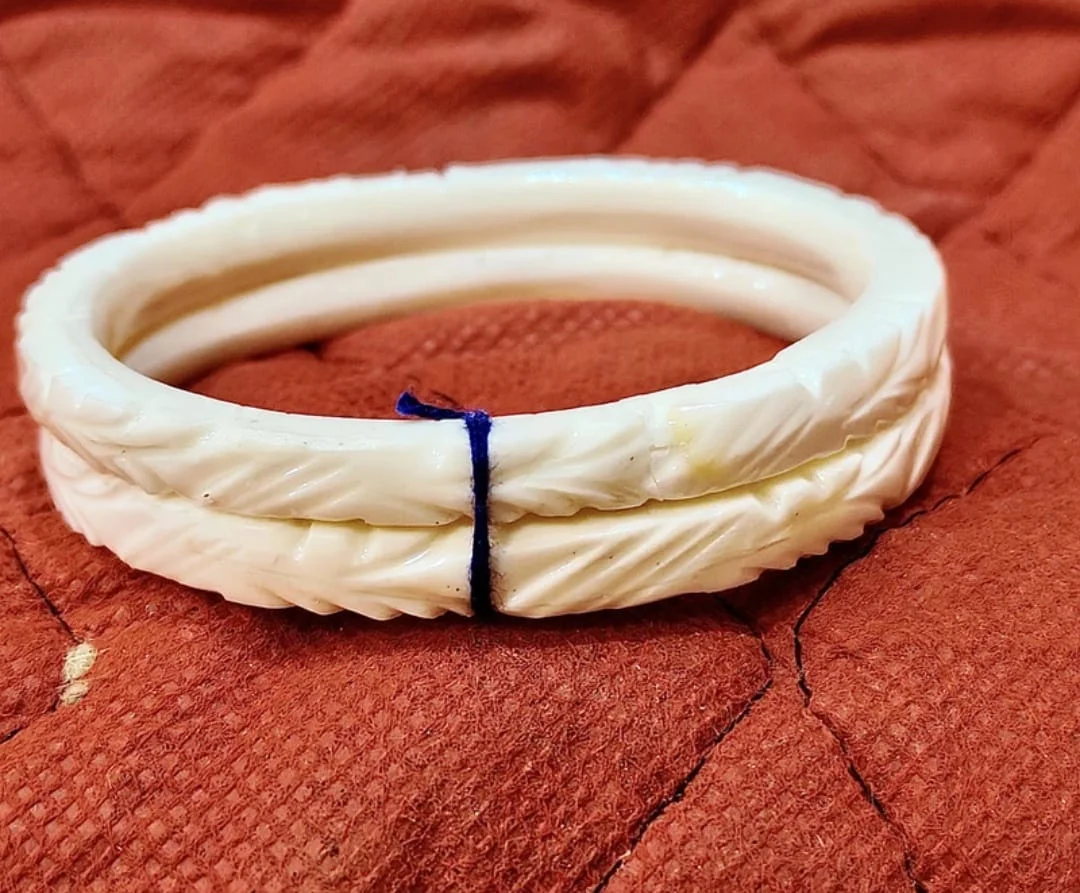Traditional White Carved Bangle Set for Women Premium Ethnic Bangles Wedding Festival Wear Daily Fashion Accessories Lightweight Traditional Shell Carved Pola Shankha Style Bangles image 2