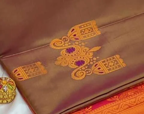 Dual-Tone Copper & Orange Kanchipuram Soft Silk Saree with Traditional Zari Border image 2