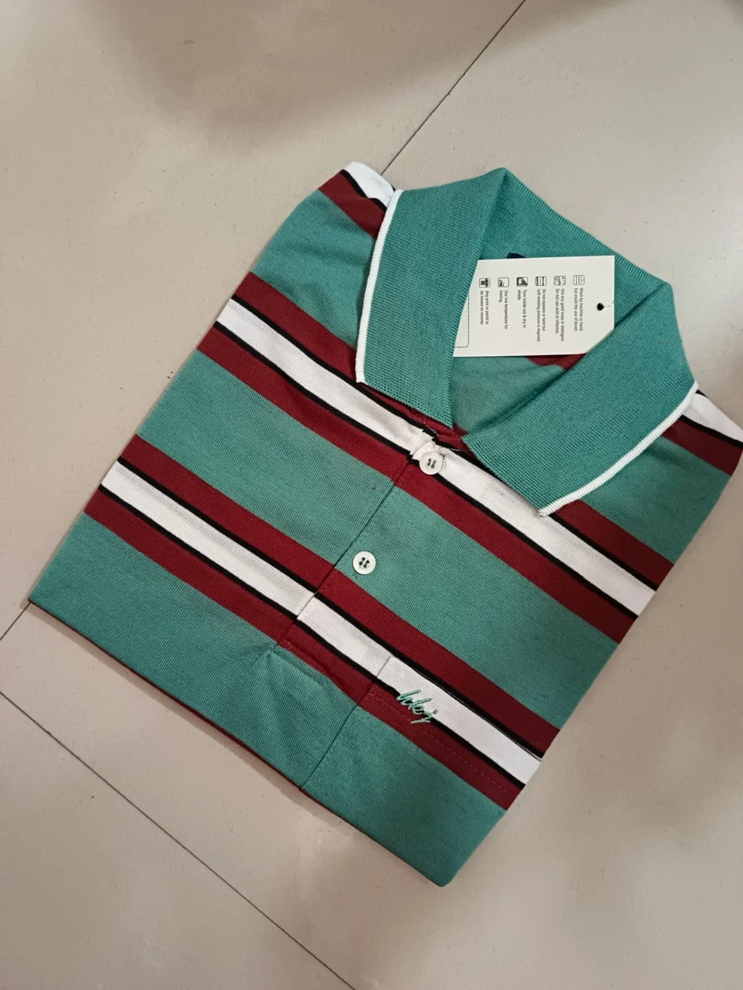 MENS FASHITON TSHIRT WITH COLLOR NECK AND HALF SLEEVES WITH POCKET COMFORABLE FOR SUMMER DAYS image 4