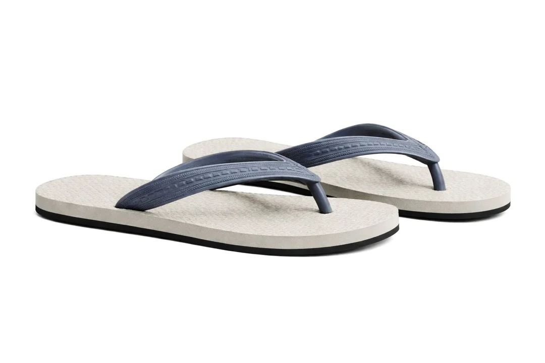 Men Rubber Flip Flops Slippers for Daily Wear – Lightweight Anti Slip EVA Beach Thong Sandals Casual Summer Bathroom Slippers for Men Men Rubber Flip Flops Slippers for Daily Wear – Lightweight Anti Slip EVA Beach Thong Sandals Casual Summer Bathroom image 2