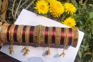 Bridal Red Gold Plated Chooda Bangle Set for Women Traditional Wedding Chura Bangles with Stone Work Latkan Design Punjabi Bridal Jewellery Set thumbnail 2