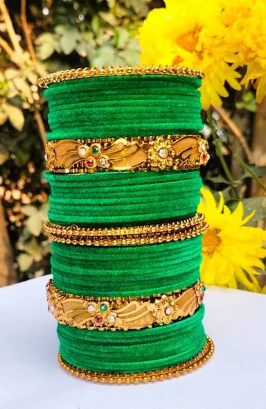 Green Velvet Bridal Chura Bangles Set with Gold Plated Floral Kundan Kada Traditional Indian Wedding Chooda Jewellery Set for Women Punjabi Bridal Bangles Festival Wear thumbnail 2