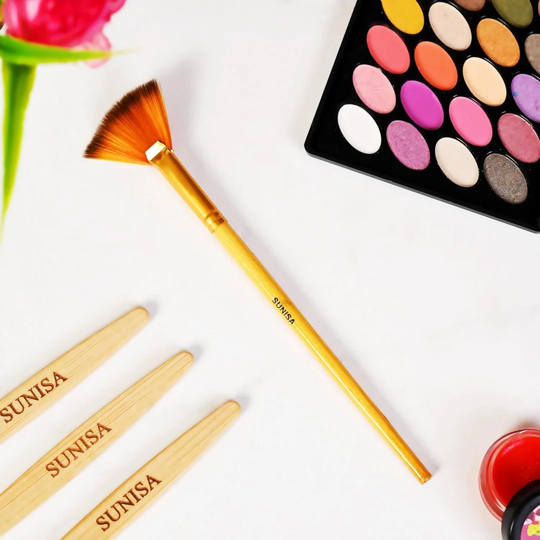 SUNISA Professional Fan Makeup Brush Wide Fan Shape Cosmetic Brush for Highlighter Blush Contour Powder Soft Synthetic Bristles Wooden Handle Beauty Tool image 3