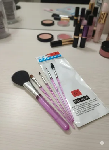 Makeup Brushes Set Full Face & Eye Professional Cosmetic Brush Kit 15pc with Powder Blush Foundation Eyeshadow Concealer Contour Detailer Blending Tools for Women India thumbnail 3