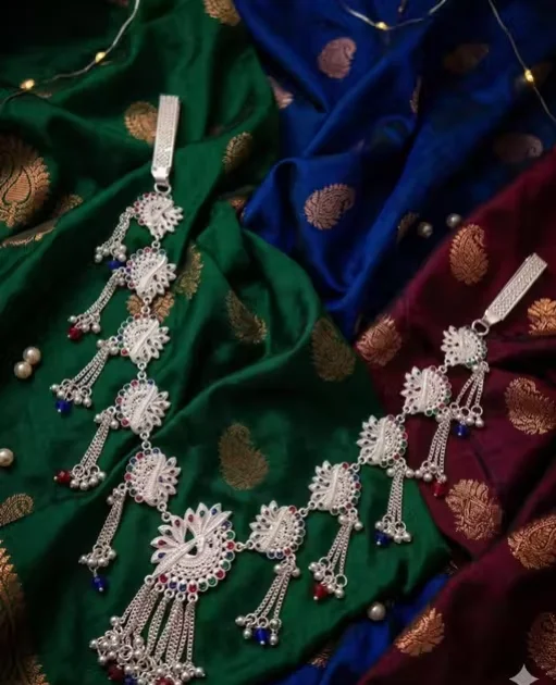 Latest Traditional Silver Kamarbandh for Women Bridal Elegant Wedding Waist Belt Jewellery Peacock Motif Designer Kandora Minimalist Modern Ethnic Festive Saree Lehenga Waist Chain Accessory India image 1