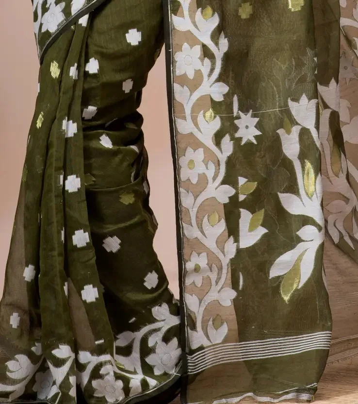 DHAKAI JAMDANI. Women's Rich Soft Cotton Dhakai Jamdani Saree with Elegant Floral Border and Buti Work- PESTA image 4