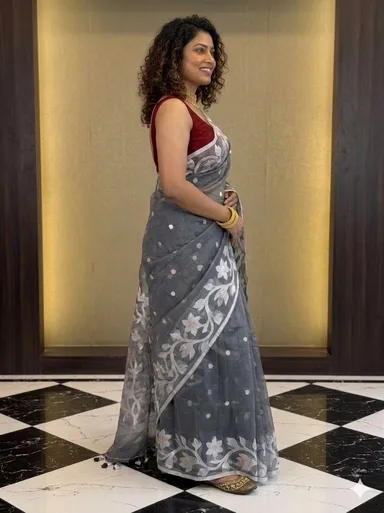 DHAKAI JAMDANI. Women's Rich Soft Cotton Dhakai Jamdani Saree with Elegant Floral Border and Buti Work- GRAY thumbnail 2