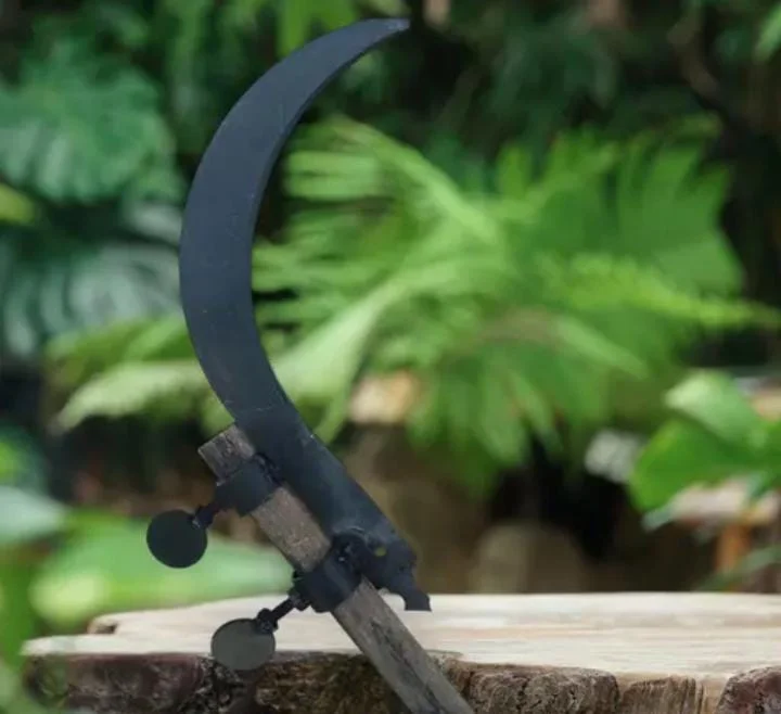 Carbon Steel Grass Sickle Cutter Blade for Farming Gardening Weed Cutting Hand Tool Heavy Duty Sharp Curved Grass Harvesting Blade for Agriculture Use image 3
