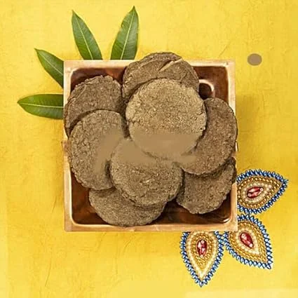 Shree Kamdhenu Amritam Indigenous Mother Cow Dung Kande for Puja Havan Yagya Religious Ceremonies Air Purification Natural Easy Burning Cow Dung Cakes Biscuit Shape 32 Pieces image 3