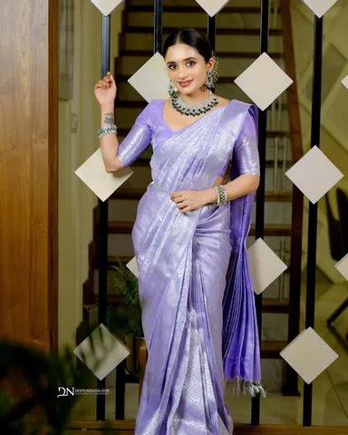 Banarasi Silk Blend Jacquard Saree (Purple & Silver) thumbnail 3