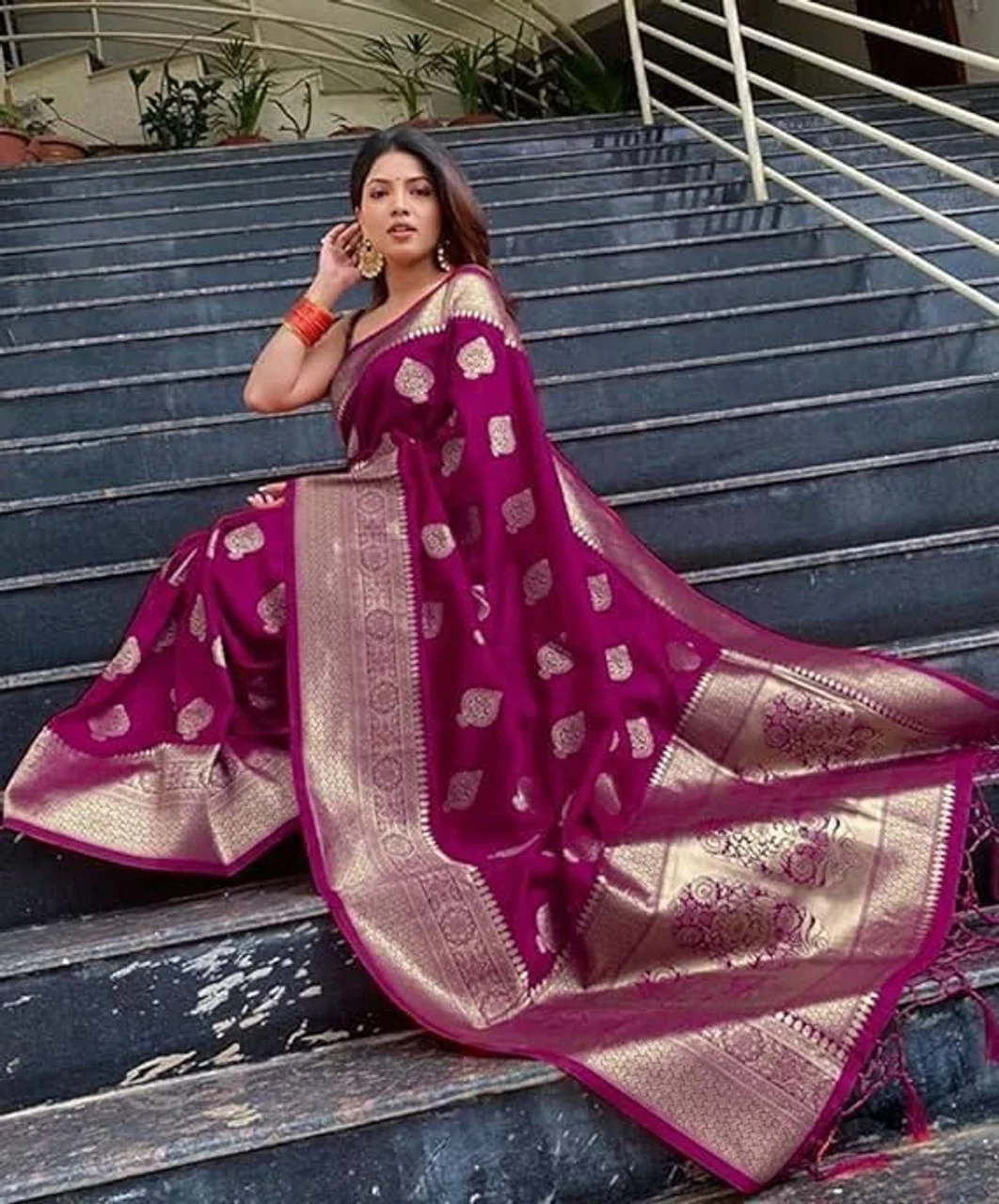 Banarasi Cotton Silk Saree for Women with Woven Floral Print & Self Design in Magenta image 3