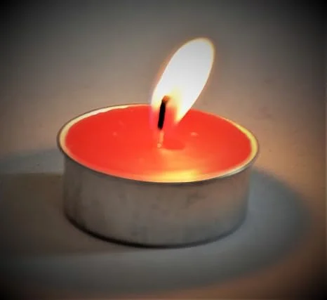 Pure Source Scented Rose Wax Tealight Candles Pack of 25 | Red Decorative Fragrance Tea Light Candles for Home Décor, Diwali, Romantic Dinner, Spa, Meditation & Gifting image 4