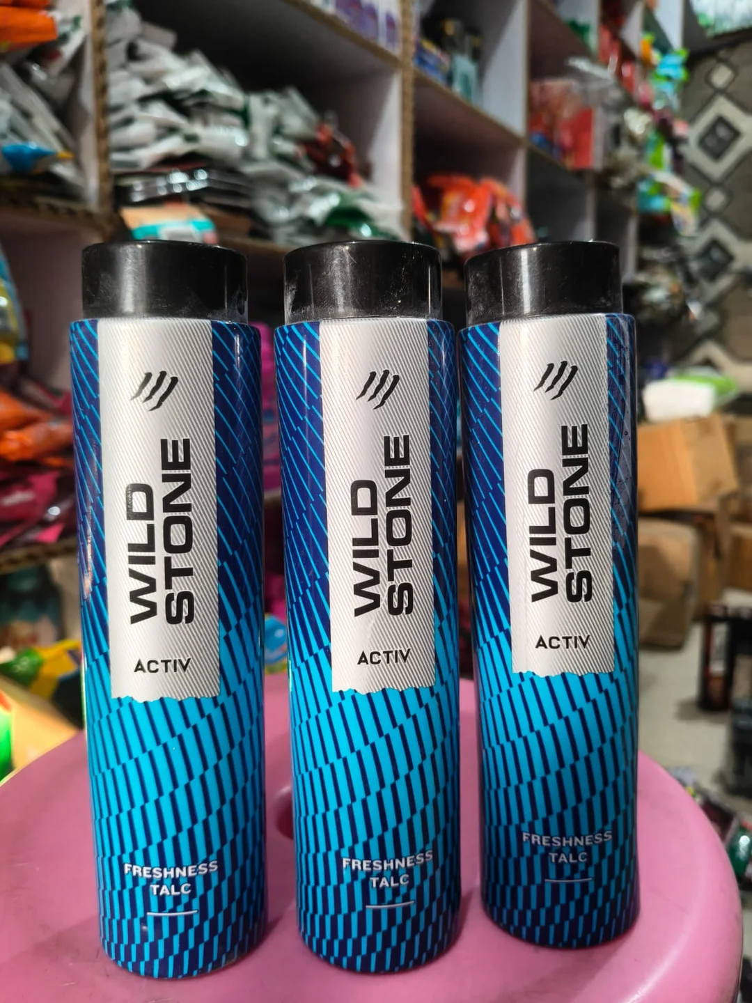 Wild Stone ACTIV Freshness Talc for Men | Long-Lasting Cooling Body Talcum Powder | Sweat & Odor Control | Daily Use image 2